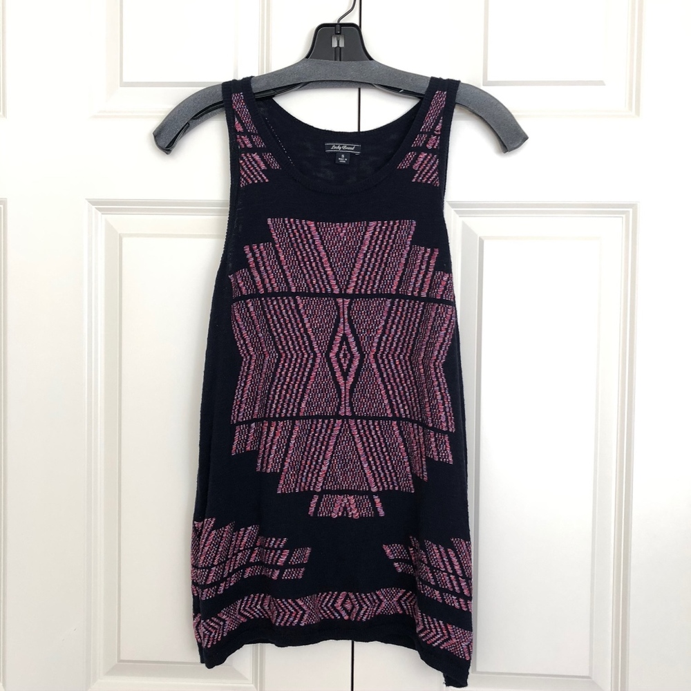 Sleeveless, embroidered, knit top